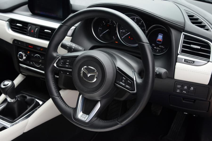Панель приборов Mazda6 Wagon 2015 года  (UK) (фото 28 из 39)